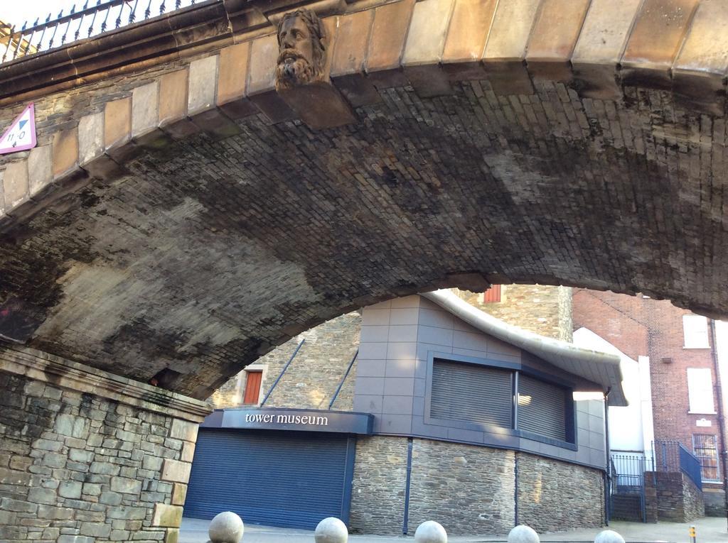 Princes House In The Walled City Londonderry Exterior foto